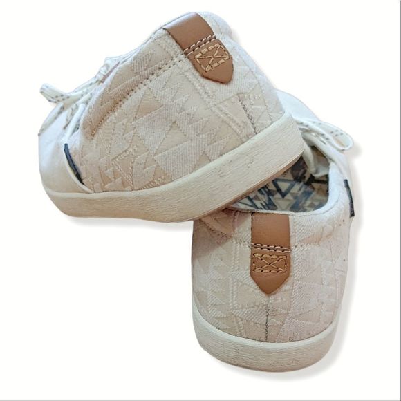 Teva Willow Slip on women's sz 7.5 fits like a wide 38.5 excellent condition - Picture 6 of 12